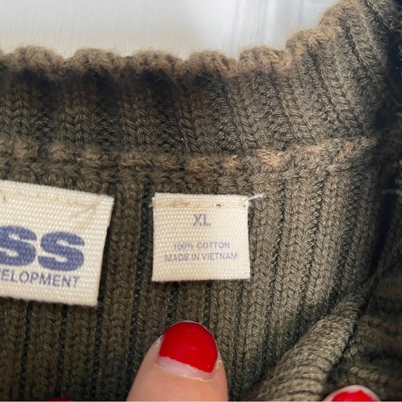 Vintage Express Olive Green Ribbed Knit Heavy Sweater Lace Up Neck Size XL - Picture 7 of 8